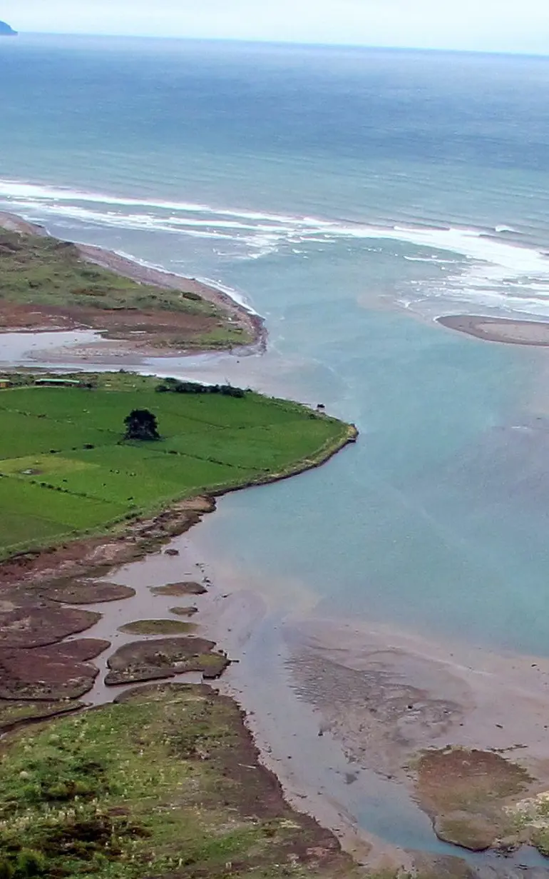 River mouth training in the Bay of Plenty