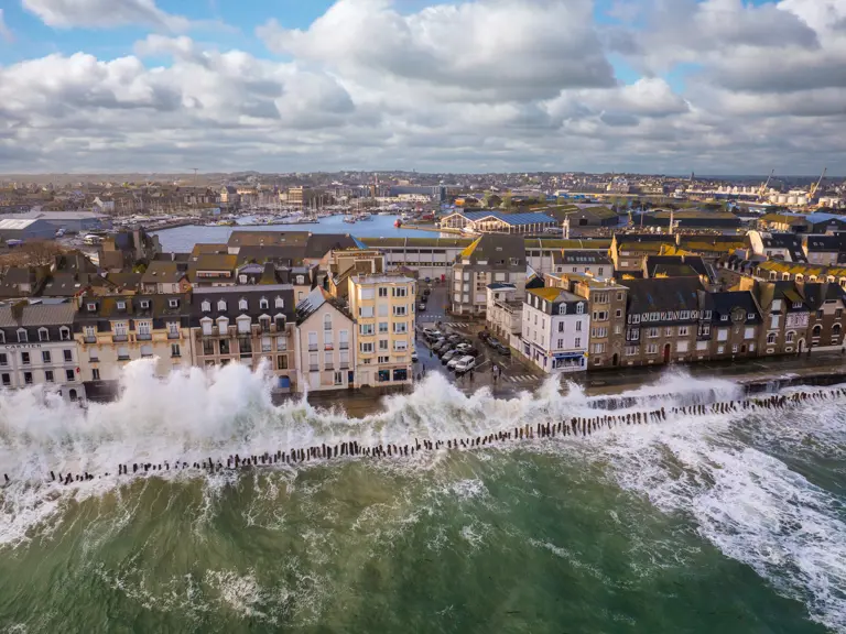 Protecting Saint-Malo’s waterfront against increasing storm impacts