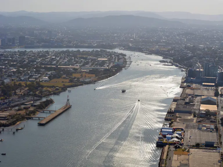 How to reduce carbon footprint of vessel traffic